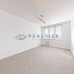 Byt-Brozikova-21-pokoj