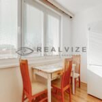 Byt-Brozikova-21-jidelna