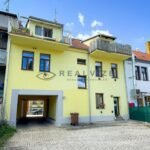 Pohled-ze-dvora-byt-Otakarova